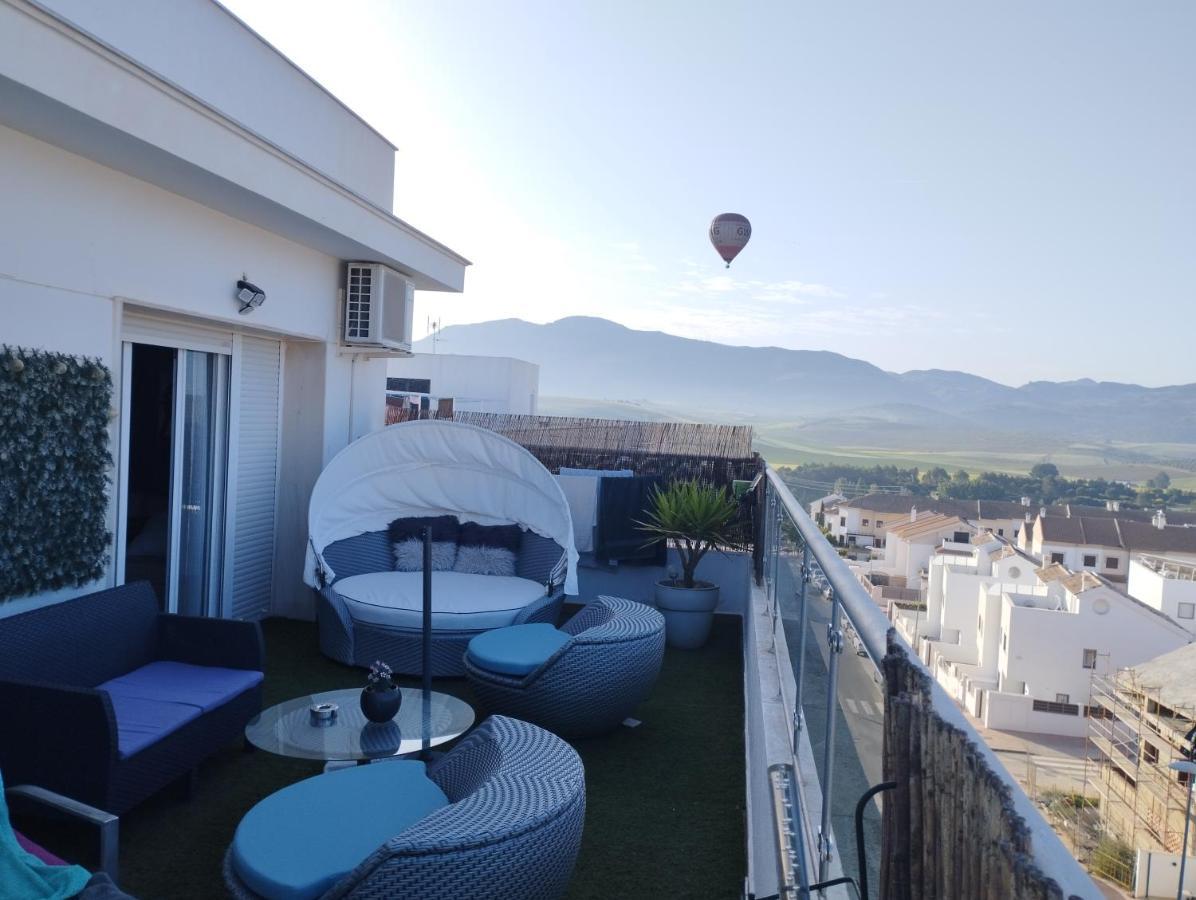 Atico Rilque, Apartamentos Independientes Con Jacuzzi Privado Y Terraza En Ρόντα Εξωτερικό φωτογραφία