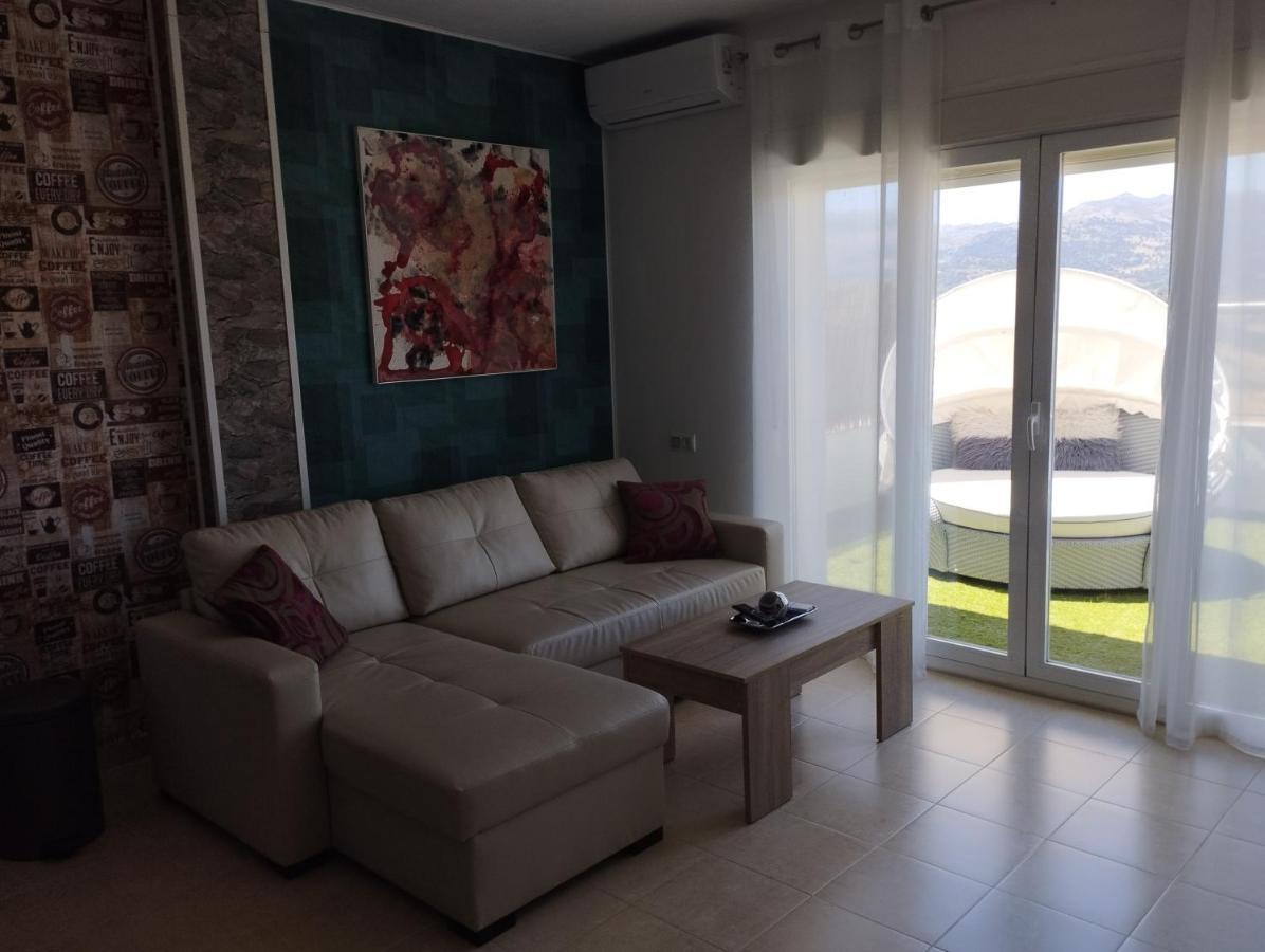 Atico Rilque, Apartamentos Independientes Con Jacuzzi Privado Y Terraza En Ρόντα Εξωτερικό φωτογραφία